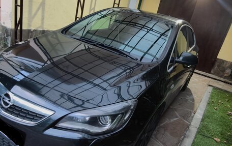Opel Astra J, 2011 год, 772 000 рублей, 2 фотография