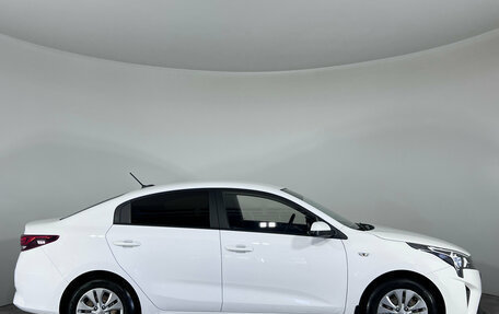 KIA Rio IV, 2021 год, 1 630 000 рублей, 4 фотография
