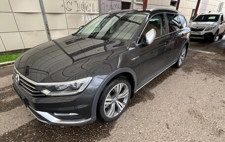 Volkswagen Passat B8 рестайлинг, 2018 год, 2 850 000 рублей, 2 фотография