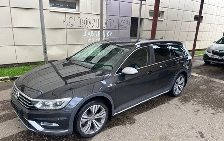 Volkswagen Passat B8 рестайлинг, 2018 год, 2 850 000 рублей, 8 фотография