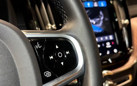Volvo XC60 II, 2025 год, 5 900 000 рублей, 10 фотография
