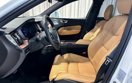 Volvo XC60 II, 2025 год, 5 900 000 рублей, 8 фотография