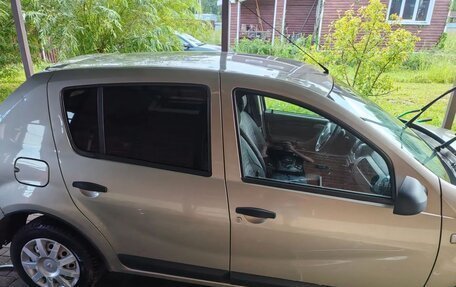 Renault Sandero I, 2013 год, 399 000 рублей, 6 фотография