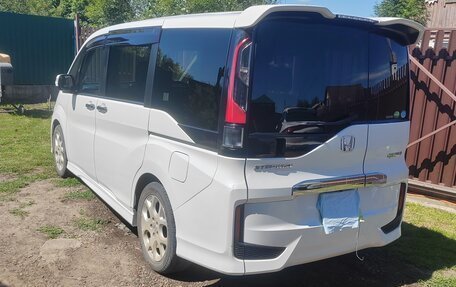 Honda Stepwgn IV, 2016 год, 1 650 000 рублей, 6 фотография