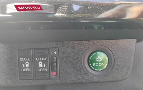 Honda Stepwgn IV, 2016 год, 1 650 000 рублей, 19 фотография
