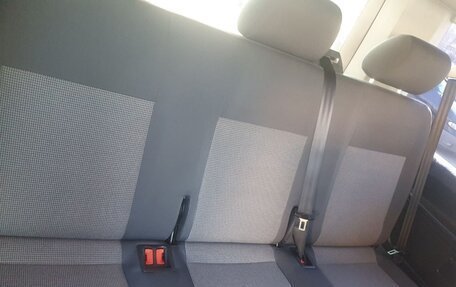 Volkswagen Caravelle T5, 2014 год, 2 500 000 рублей, 12 фотография