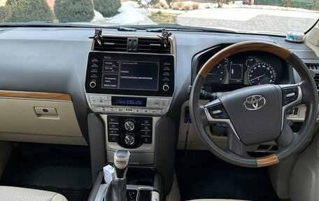 Toyota Land Cruiser Prado 150 рестайлинг 2, 2022 год, 6 100 000 рублей, 8 фотография