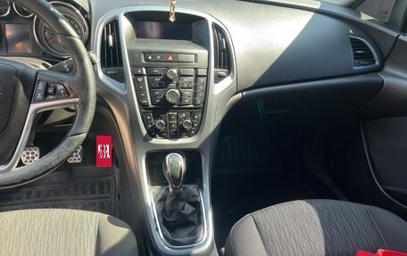 Opel Astra J, 2014 год, 815 000 рублей, 3 фотография