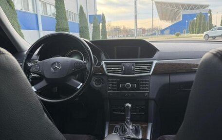 Mercedes-Benz E-Класс, 2010 год, 1 300 000 рублей, 9 фотография
