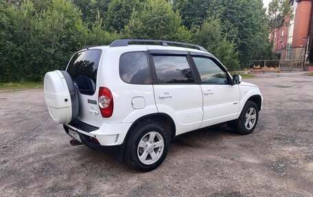 Chevrolet Niva I рестайлинг, 2018 год, 749 000 рублей, 5 фотография