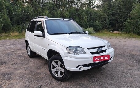 Chevrolet Niva I рестайлинг, 2018 год, 749 000 рублей, 2 фотография