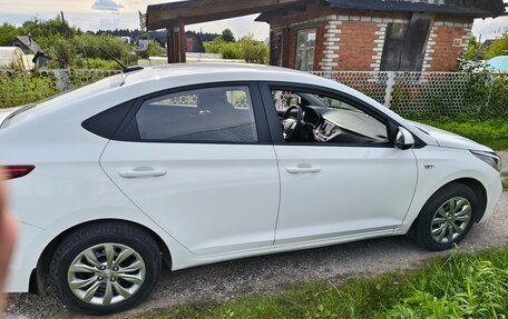 Hyundai Solaris II рестайлинг, 2018 год, 1 230 000 рублей, 2 фотография