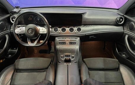 Mercedes-Benz E-Класс, 2019 год, 3 550 000 рублей, 9 фотография