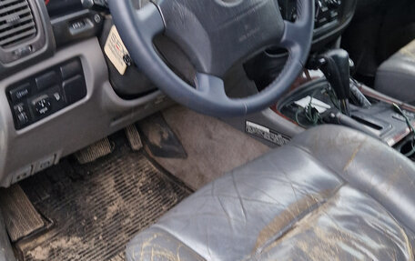 Toyota Land Cruiser 100 рестайлинг 2, 2002 год, 1 000 000 рублей, 11 фотография