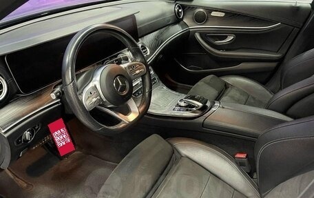 Mercedes-Benz E-Класс, 2019 год, 3 550 000 рублей, 8 фотография