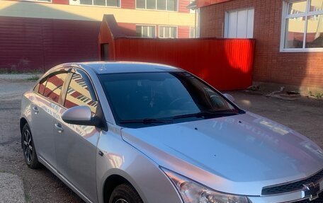 Chevrolet Cruze II, 2009 год, 630 000 рублей, 2 фотография