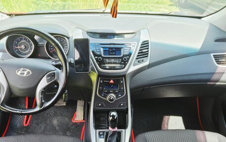 Hyundai Elantra V, 2015 год, 1 350 000 рублей, 5 фотография
