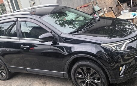 Toyota RAV4, 2017 год, 2 450 000 рублей, 2 фотография