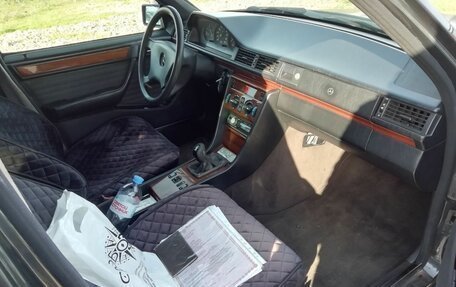 Mercedes-Benz E-Класс, 1992 год, 300 000 рублей, 5 фотография