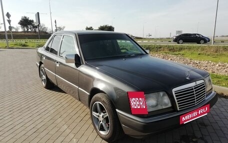 Mercedes-Benz E-Класс, 1992 год, 300 000 рублей, 2 фотография