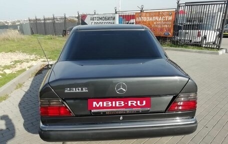 Mercedes-Benz E-Класс, 1992 год, 300 000 рублей, 6 фотография
