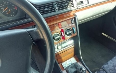 Mercedes-Benz E-Класс, 1992 год, 300 000 рублей, 7 фотография