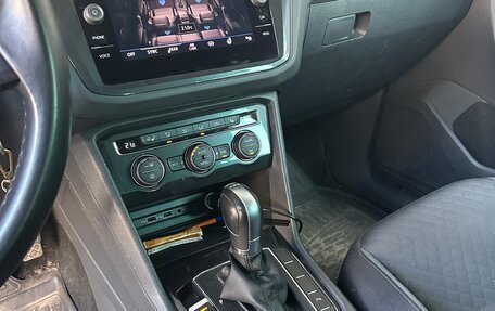 Volkswagen Tiguan II, 2019 год, 2 250 000 рублей, 13 фотография