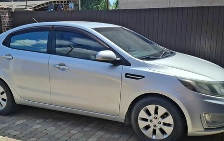 KIA Rio III рестайлинг, 2011 год, 860 000 рублей, 2 фотография