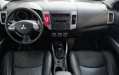 Mitsubishi Outlander III рестайлинг 3, 2012 год, 999 000 рублей, 12 фотография