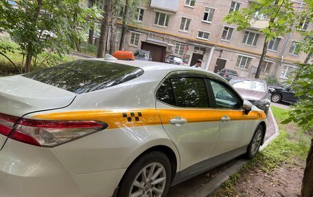 Toyota Camry, 2022 год, 2 200 000 рублей, 6 фотография