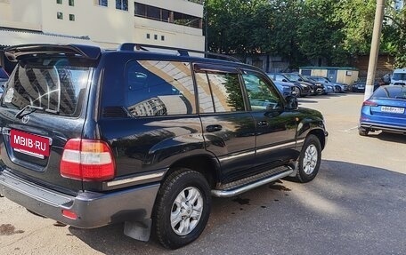 Toyota Land Cruiser 100 рестайлинг 2, 2005 год, 1 950 000 рублей, 3 фотография
