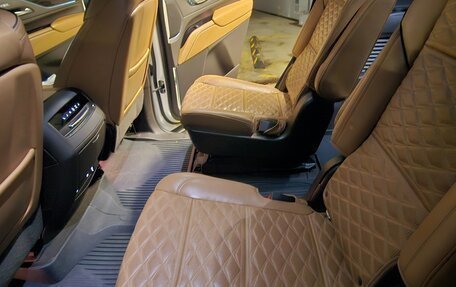 Cadillac Escalade V, 2021 год, 8 000 000 рублей, 11 фотография