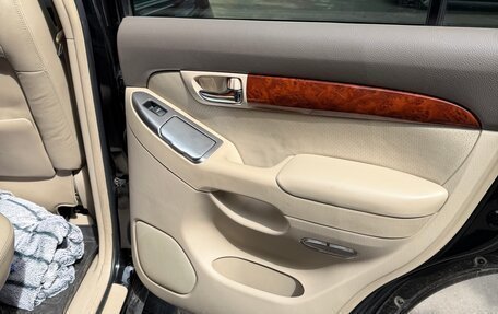 Toyota Land Cruiser Prado 120 рестайлинг, 2007 год, 2 400 000 рублей, 13 фотография