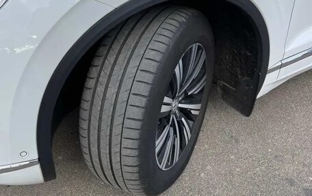 Volkswagen Touareg III, 2018 год, 4 500 000 рублей, 3 фотография