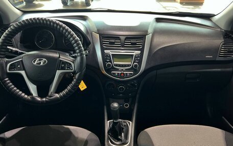 Hyundai Solaris II рестайлинг, 2011 год, 730 000 рублей, 16 фотография