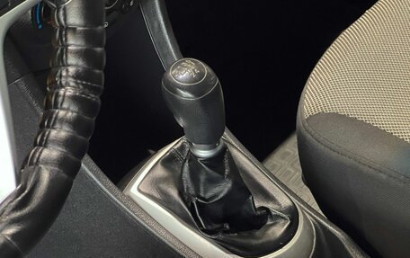 Hyundai Solaris II рестайлинг, 2011 год, 730 000 рублей, 15 фотография