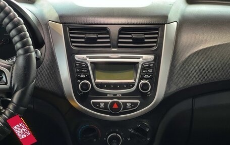 Hyundai Solaris II рестайлинг, 2011 год, 730 000 рублей, 10 фотография