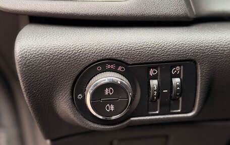 Opel Astra J, 2011 год, 500 000 рублей, 28 фотография
