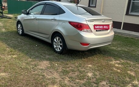 Hyundai Solaris II рестайлинг, 2012 год, 920 000 рублей, 3 фотография