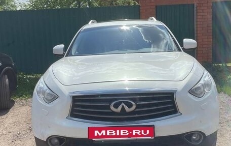 Infiniti QX70, 2014 год, 1 900 000 рублей, 3 фотография