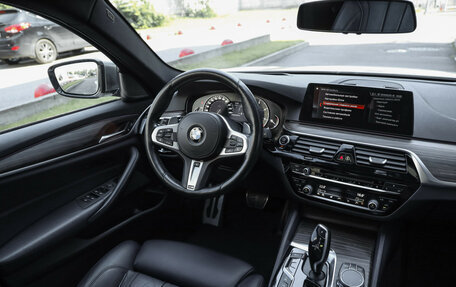 BMW 5 серия, 2018 год, 3 499 000 рублей, 14 фотография