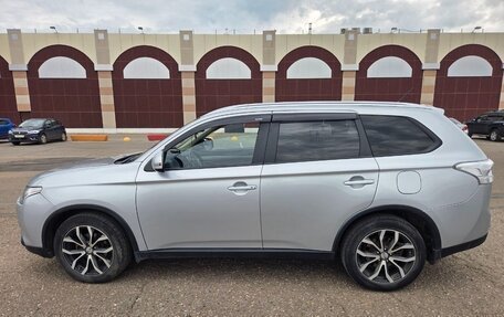 Mitsubishi Outlander III рестайлинг 3, 2014 год, 1 450 000 рублей, 7 фотография