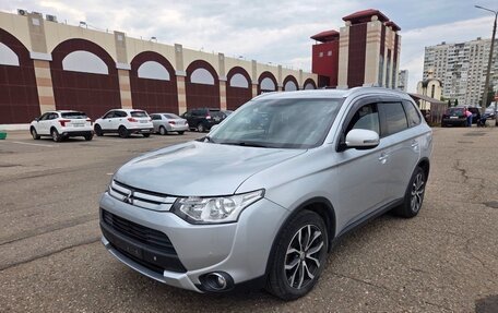Mitsubishi Outlander III рестайлинг 3, 2014 год, 1 450 000 рублей, 6 фотография