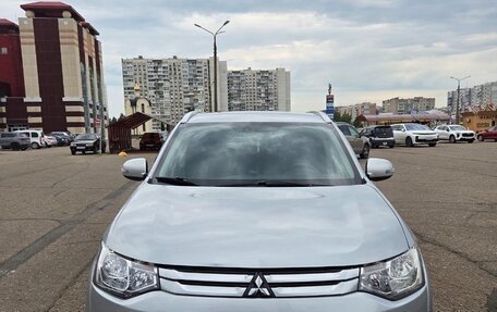 Mitsubishi Outlander III рестайлинг 3, 2014 год, 1 450 000 рублей, 3 фотография