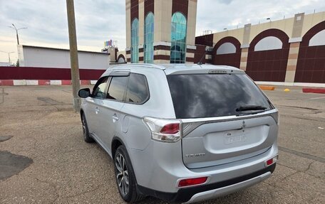 Mitsubishi Outlander III рестайлинг 3, 2014 год, 1 450 000 рублей, 13 фотография