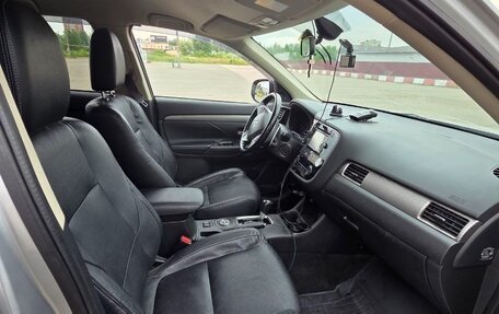 Mitsubishi Outlander III рестайлинг 3, 2014 год, 1 450 000 рублей, 25 фотография