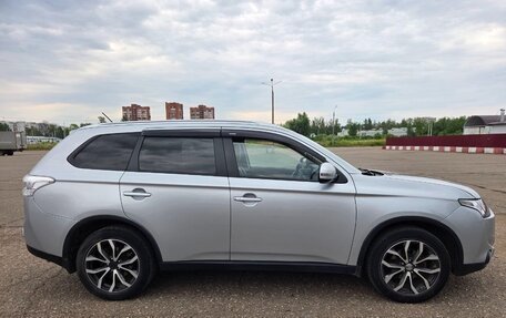 Mitsubishi Outlander III рестайлинг 3, 2014 год, 1 450 000 рублей, 21 фотография