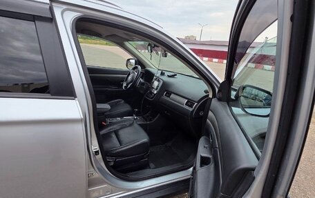 Mitsubishi Outlander III рестайлинг 3, 2014 год, 1 450 000 рублей, 24 фотография