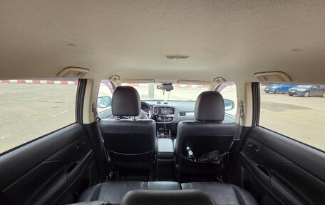 Mitsubishi Outlander III рестайлинг 3, 2014 год, 1 450 000 рублей, 16 фотография