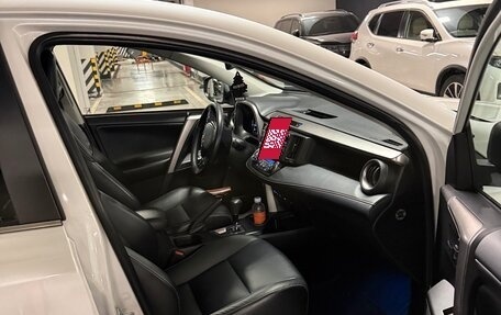 Toyota RAV4, 2019 год, 2 670 000 рублей, 5 фотография